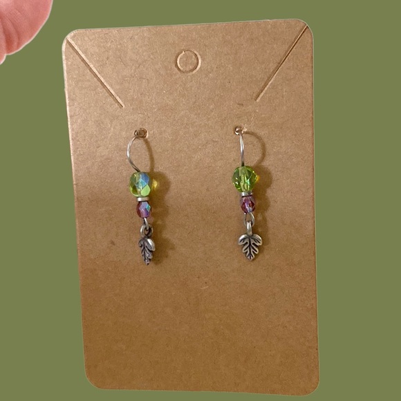 Handmade Beaded ad Silver Leaf Small Dangle Earrings. - Picture 7 of 8